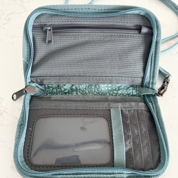 Eddie Bauer Cross body Purse, Aqua Blue, Green Zippered Removable Shoulder Strap - Picture 3 of 8